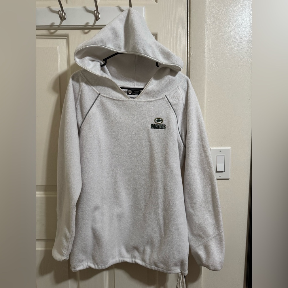 NFL Equipment Shield Gear Green Bay Packers Women’sWhite Pullover Hoodie